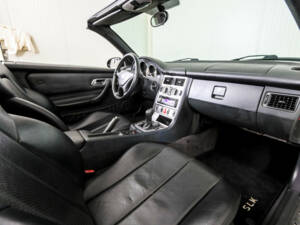 Image 9/50 of Mercedes-Benz SLK 200 Kompressor (2001)