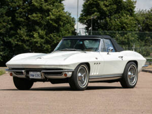 Image 11/50 of Chevrolet Corvette Sting Ray Convertible (1965)