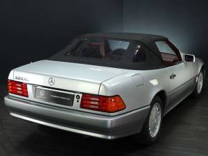 Image 6/30 of Mercedes-Benz 500 SL (1992)