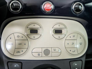 Bild 24/50 von FIAT 500 C (2011)