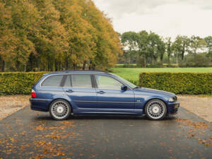 Image 26/99 of ALPINA B10 3.3 Touring (2001)