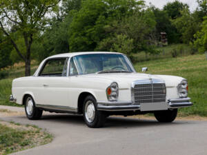 Image 40/50 of Mercedes-Benz 280 SE 3,5 (1970)