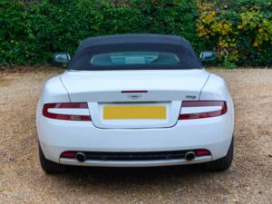 Image 38/50 of Aston Martin DB 9 Volante (2009)