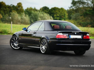 Image 14/30 of BMW M3 (2003)