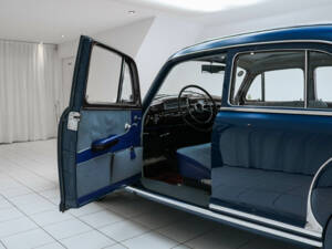 Afbeelding 4/18 van Mercedes-Benz 220 SE (1958)