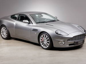 Imagen 3/30 de Aston Martin V12 Vanquish (2001)