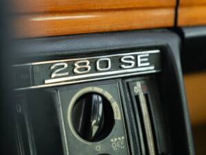 Image 46/50 of Mercedes-Benz 280 SE (1973)