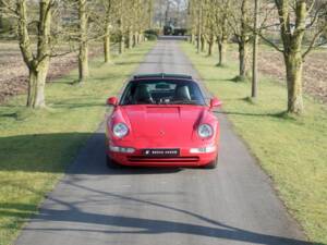 Image 3/46 of Porsche 911 Carrera (1997)
