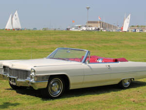 Image 5/28 de Cadillac DeVille Convertible (1965)