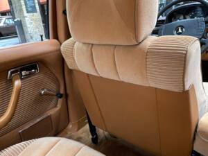 Image 18/35 of Mercedes-Benz 280 SE (1978)