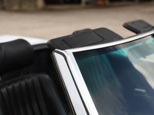 Image 70/85 of Mercedes-Benz 560 SL (1986)