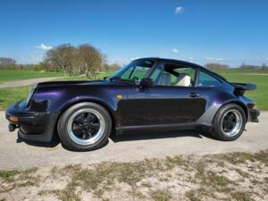 Image 2/5 of Porsche 911 Turbo 3.3 (1980)