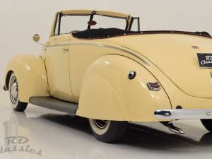 Image 14/50 of Ford Deluxe Coupé Convertible (1940)