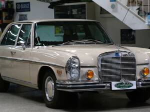 Immagine 4/27 di Mercedes-Benz 280 SE 4,5 (1971)