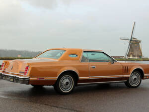 Immagine 7/25 di Lincoln Continental Mark V (1978)