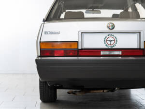 Bild 37/49 von Alfa Romeo 90 2.0 V6 Super (1987)