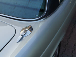 Bild 42/50 von Jaguar XJ 6 C 4.2 (1975)
