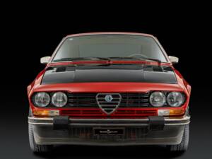 Bild 2/25 von Alfa Romeo Alfetta GTV 2.0 Turbodelta (1980)