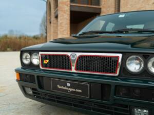 Image 15/50 de Lancia Delta HF Integrale 16V (1992)