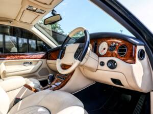 Imagen 4/37 de Bentley Arnage Red Label (2000)