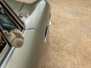 Immagine 39/57 di Aston Martin DB 6 Volante (1969)