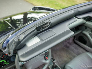 Image 37/60 de Porsche 911 Carrera (1994)