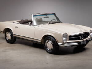 Image 2/37 of Mercedes-Benz 280 SL (1969)