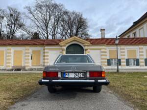 Image 11/96 of Mercedes-Benz 380 SL (1983)