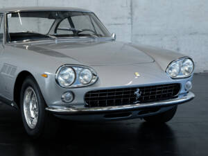 Imagen 10/24 de Ferrari 330 GT 2+2 (1964)