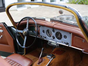 Image 22/31 of Jaguar XK 150 3.4 S OTS (1958)