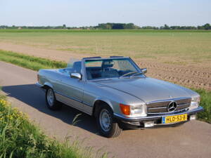 Image 23/87 of Mercedes-Benz 280 SL (1982)