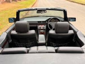 Bild 26/32 von Mercedes-Benz E 220 (1996)