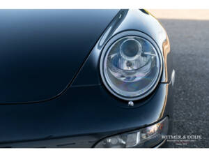 Image 31/34 of Porsche 911 Carrera S (2005)