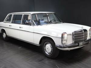 Image 7/30 de Mercedes-Benz 230 lang (1973)