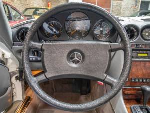 Imagen 13/27 de Mercedes-Benz 380 SL (1984)