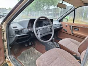 Imagen 12/14 de Volkswagen Passat TD  1.6 (1986)