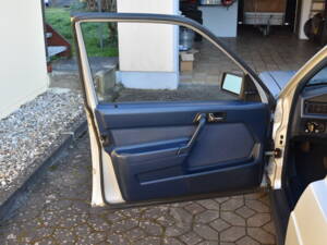 Image 13/18 of Mercedes-Benz 190 E 2.6 (1987)