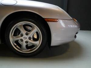 Immagine 24/50 di Porsche 911 Carrera 4 (2001)