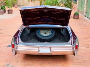 Bild 47/200 von Cadillac Coupe DeVille (1968)