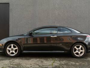 Immagine 2/37 di Alfa Romeo GT 2.0 JTS (2005)