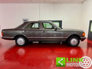 Imagen 6/10 de Mercedes-Benz 380 SE (1985)