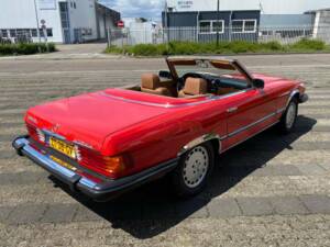 Immagine 8/50 di Mercedes-Benz 380 SL (1984)