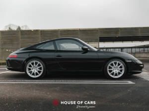 Image 3/39 of Porsche 911 Carrera (2002)