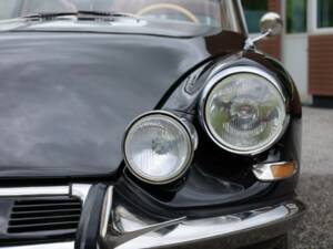 Imagen 12/37 de Citroën ID 19 (1964)