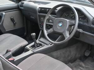 Imagen 6/8 de BMW 325i (1987)