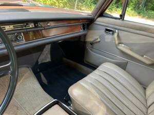 Image 15/19 of Mercedes-Benz 280 S (1968)