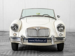 Image 14/50 of MG MGA 1500 (1957)