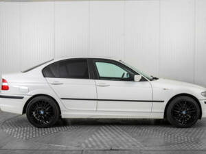 Image 10/50 de BMW 330xi (2002)