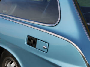 Image 13/39 of Volvo 1800 E (1972)