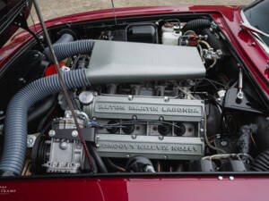 Imagen 20/20 de Aston Martin V8 (1976)